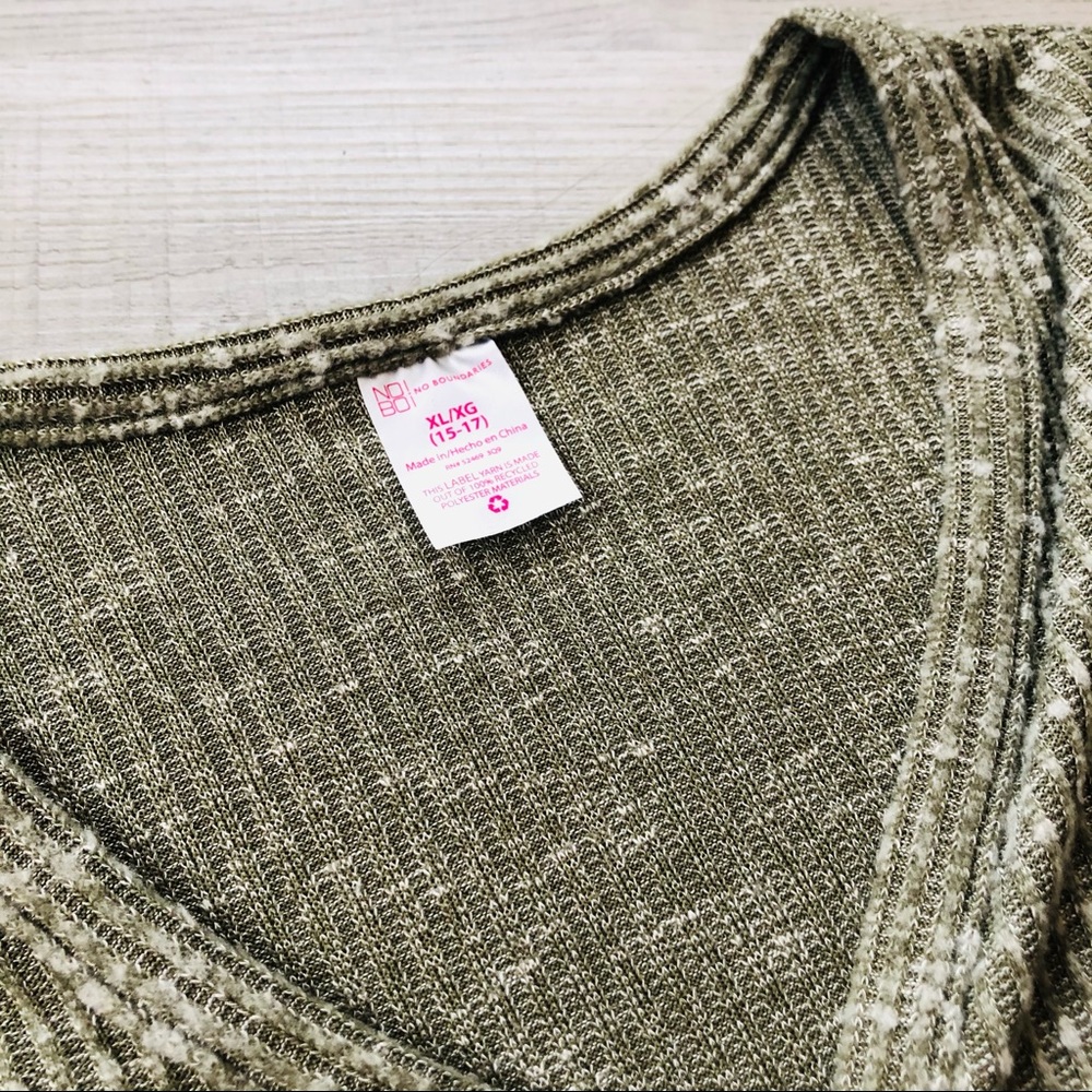 No Boundaries Green Button Up Light Sweater Tie - Picture 5 of 6